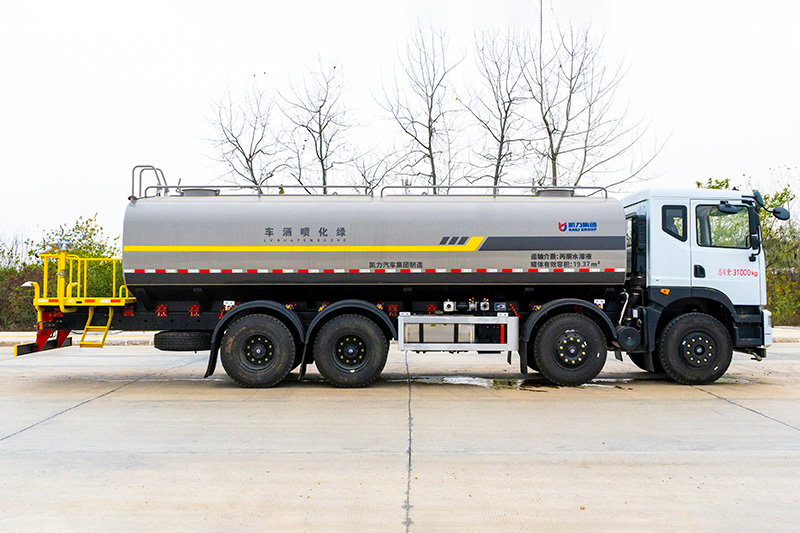 新款华神T5前四后八洒水车  25方